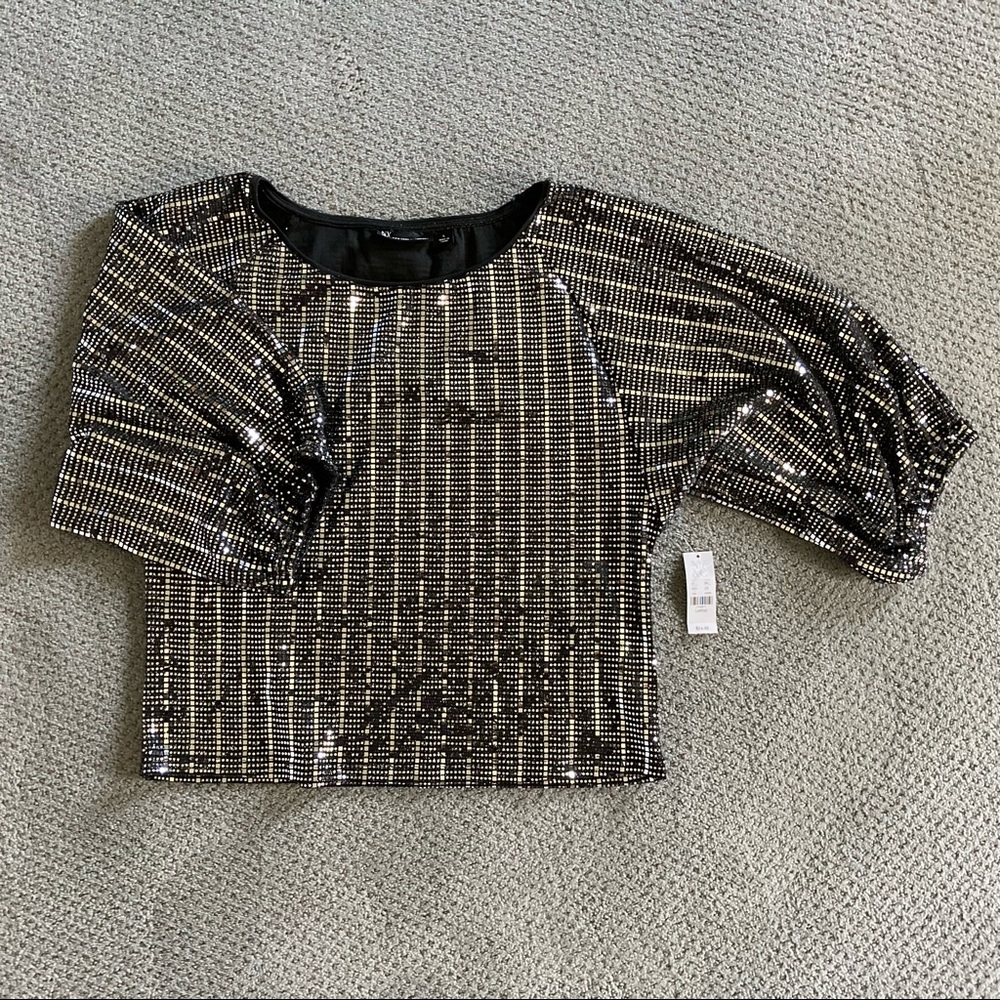 Metallic Silver Top - Picture 2 of 8